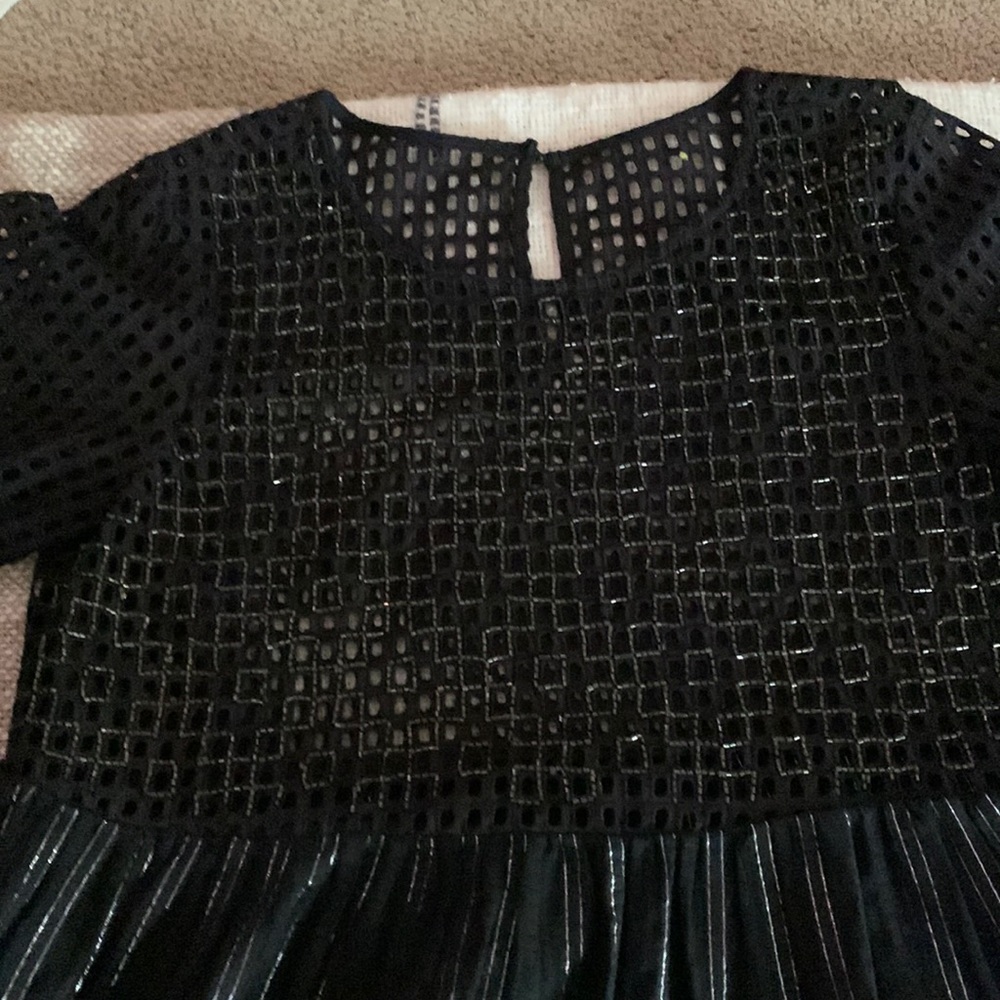 Black top with silver lines size 10 or M